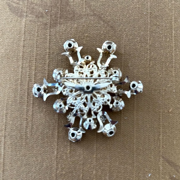 Vintage Gold toned Iridescent AB Crystal Rhinestone Flower Brooch - Picture 6 of 7